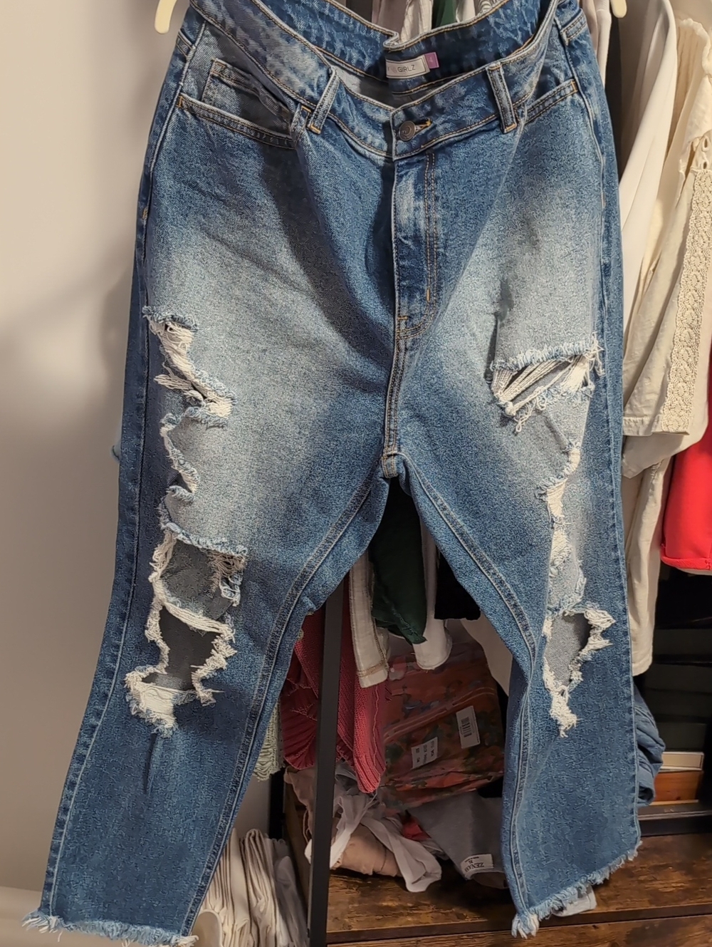 Distressed Light Blue Women’s Ripped Jeans
